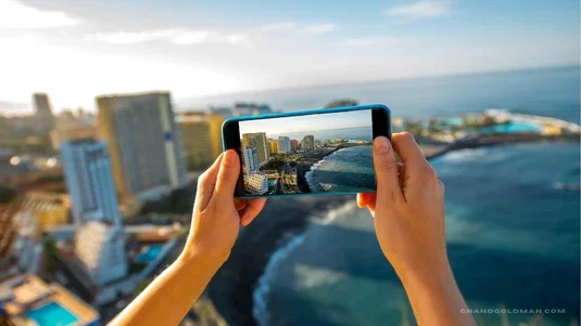 Essential Tips for Traveling the World with a Smartphone: The Ultimate Guide