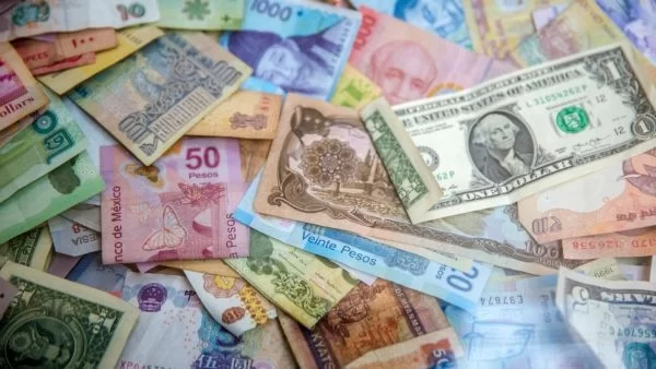 How to Navigate Currency Exchange When Traveling the World – Expert Tips